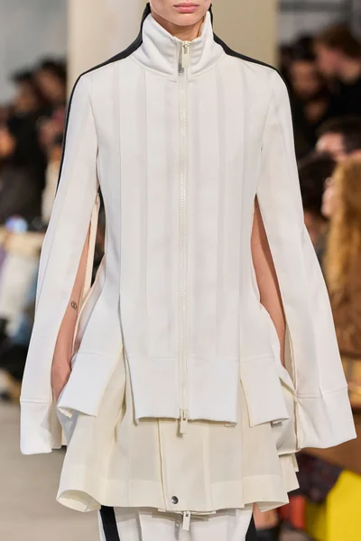 Look 25